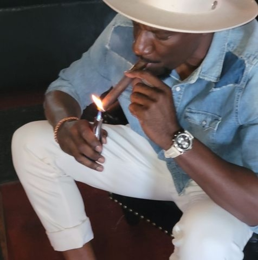 Meet your Posher, Lavell